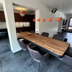 Zwevende tafel van notenhout - Stalen tafelframe - Robuust Maatwerk uit Limburg Nederland