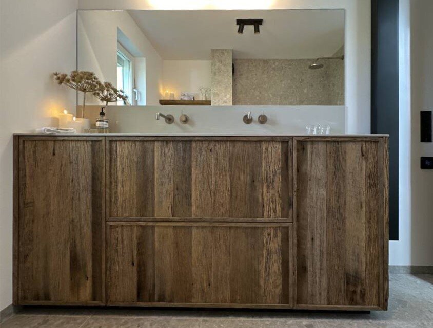 Japandi badkamermeubel met inliggende wastafel - Badkamerinterieur - Robuust Maatwerk uit Limburg Nederland