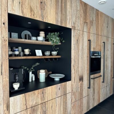 Houten keukenwand op maat - Barnwood keuken - Robuust Maatwerk Limburg Nederland