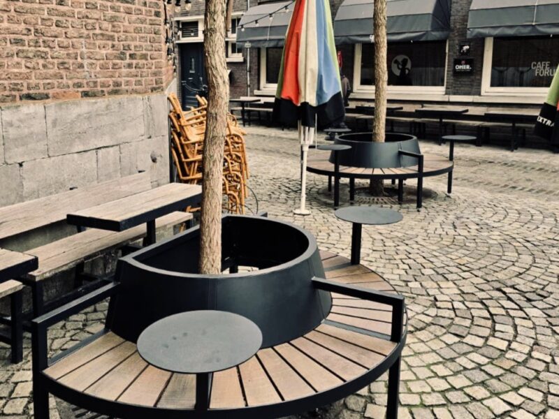Boombank voor Forum Maastricht - Horecameubel en Openbare ruimte - Staal met hout - Robuust Maatwerk uit Limburg Nederland