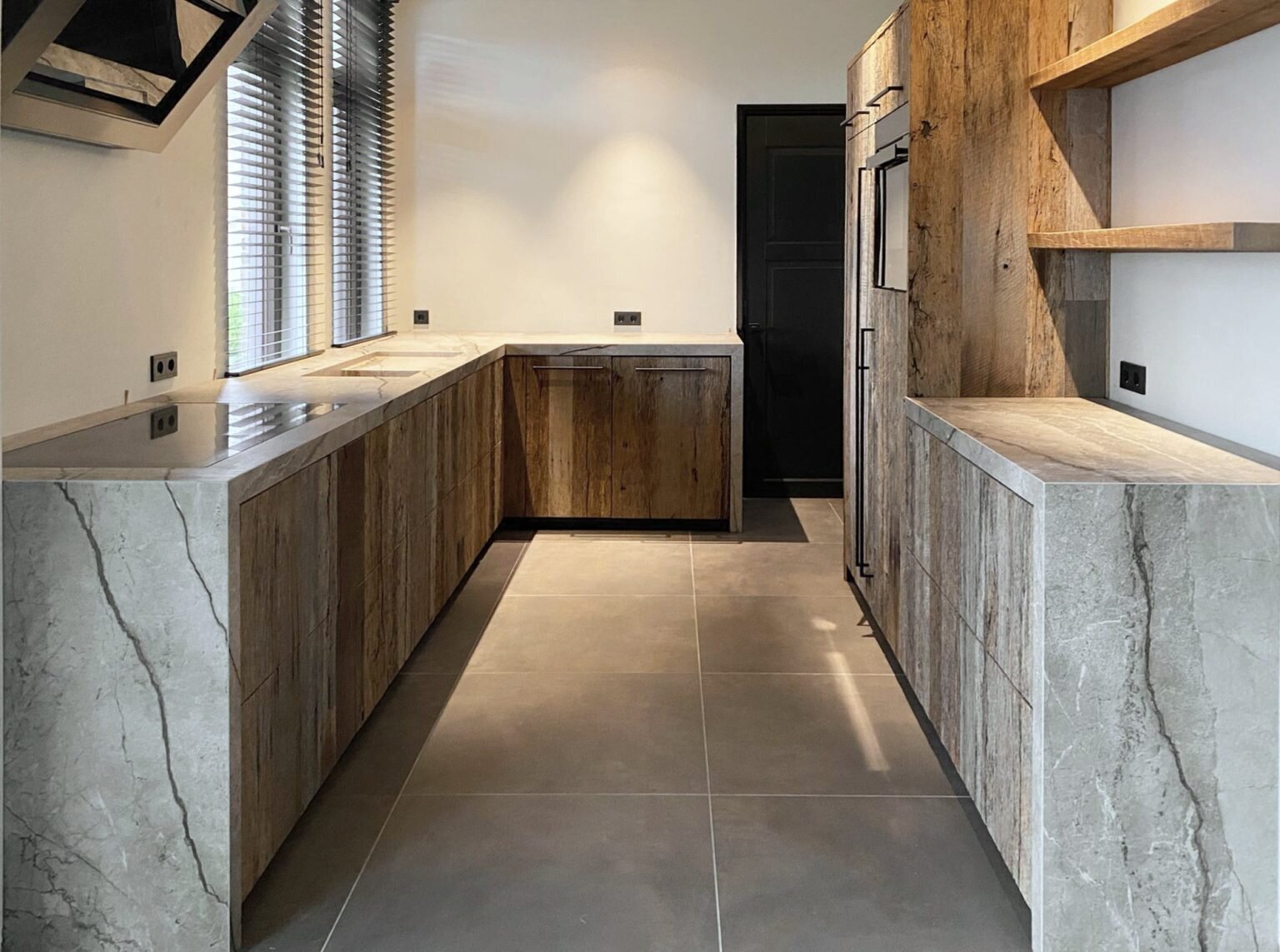 Unieke Complete barnwood keuken op maat - Robuust Maatwerk