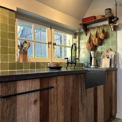 _Keukenmeubels van eiken barnwood en gecoat MDF 01