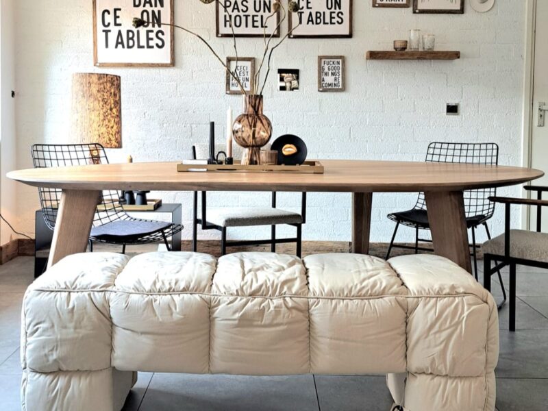 Massief eiken tafel - Organisch design - Kiezel - Robuust Maatwerk