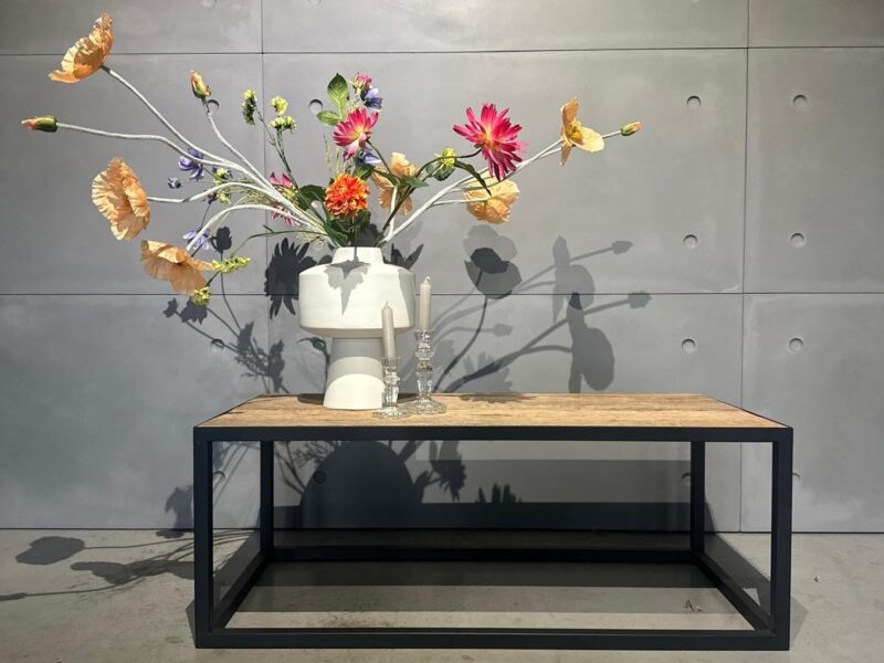 Salontafel met barnwood in stalen frame - Robuust Maatwerk