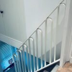 Stalen trapleuning met gebogen design - Design trapleuning door Robuust Maatwerk uit Limburg Nederland