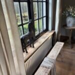 Vensterbank van eiken barnwood Ottawa - Landelijk interieur - Robuust Maatwerk uit Limburg Nederland