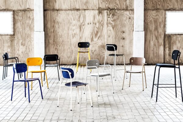 Diverse stoelen van PLANQ Diverse stoelen van PLANQ